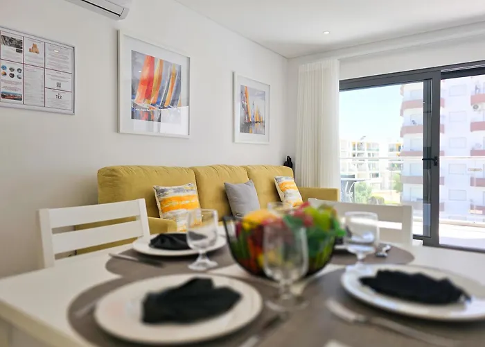 Rocha Jade Апартаменты Портиман